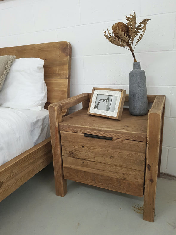Clunes Timber Bed